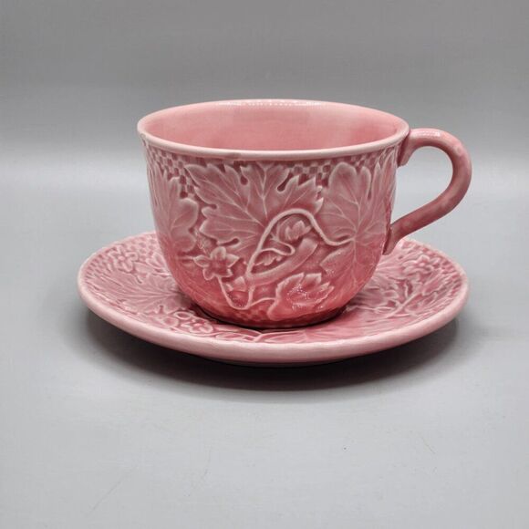 Bordallo Pinheiro Leaf and Vine Teacup and Saucer Blush Pink Made in Portugal - Picture 3 of 9